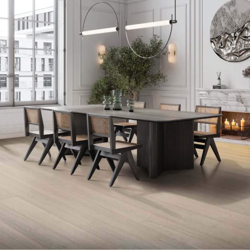 Light and Natural Wood Looks - Laminate flooring in a dining room - 800x800