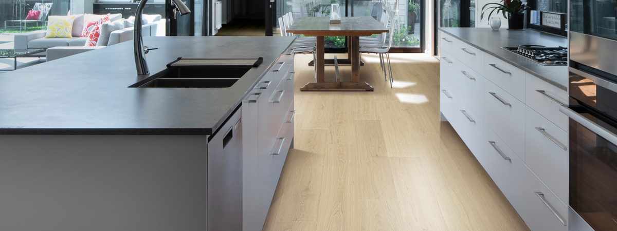 Laminate flooring for a comtemporary look in a kitchen - 1600x600
