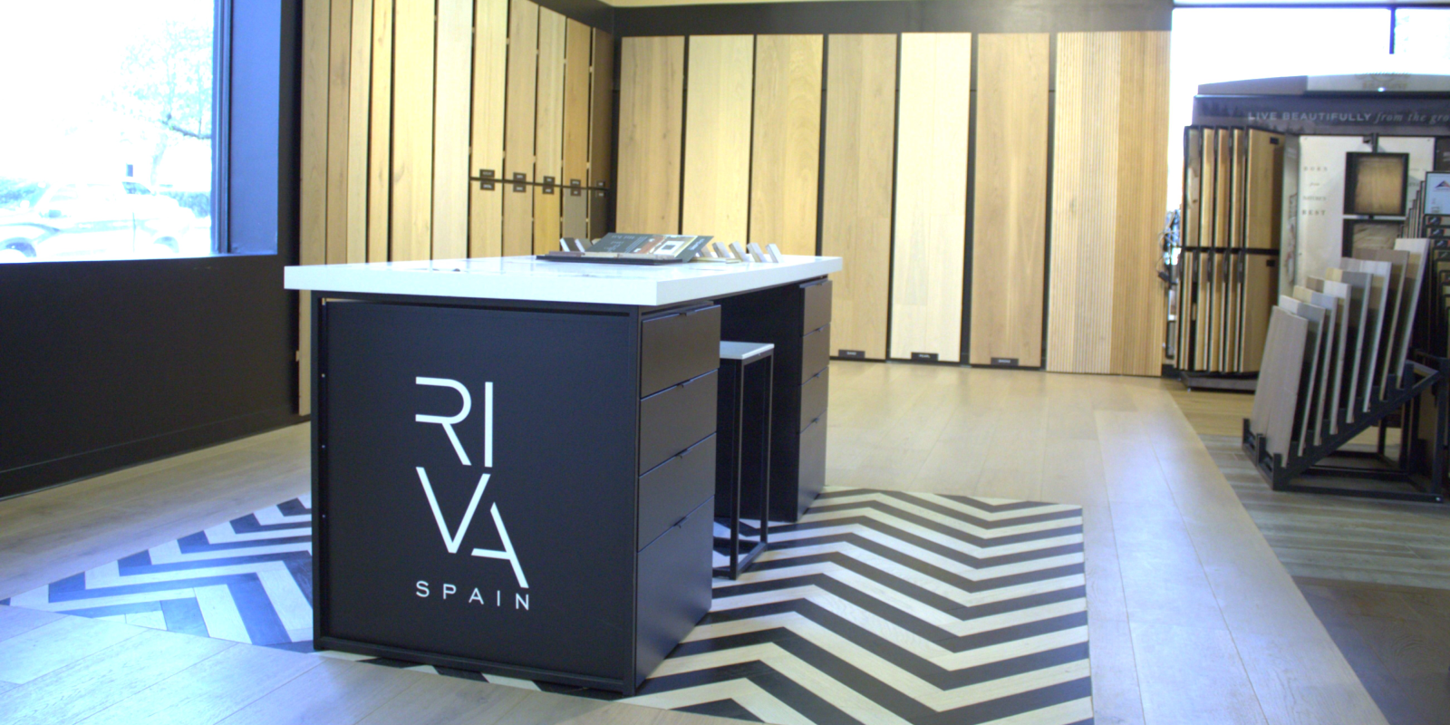 RIVA-Landers-Showroom-1600x800